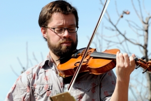 Andy Lentz performing with Bottom Dwellers at Farm Fresh to You March 2011